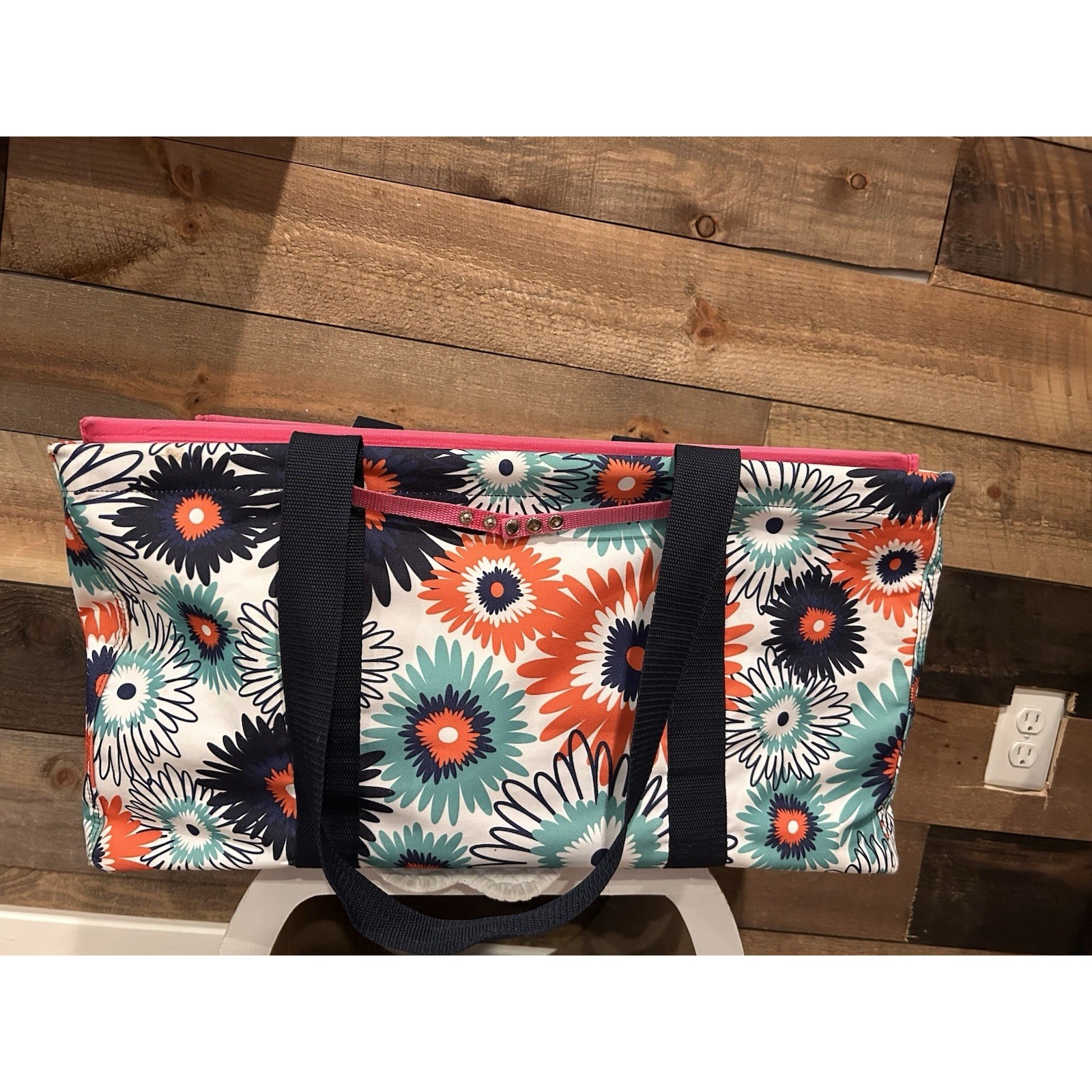 Thirty One Gifts Large Utility Tote With Pink Insert Floral Print